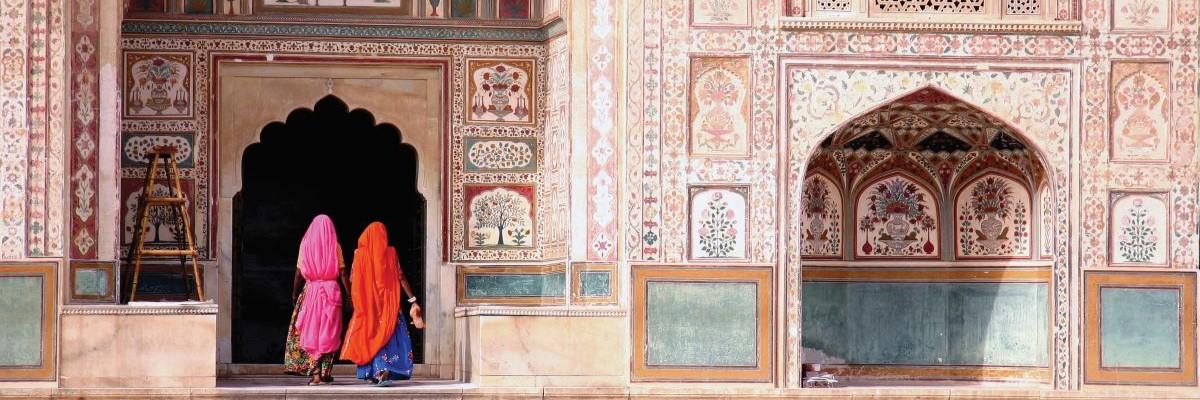 Feel inspired with a solo journey to India - background banner